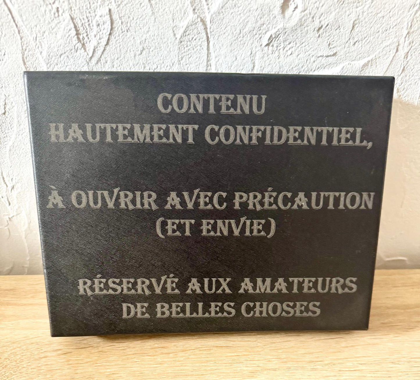 Coffret Cadeau Fiole & Verres Gravés - "À Savourer avec Modération... ou pas !"