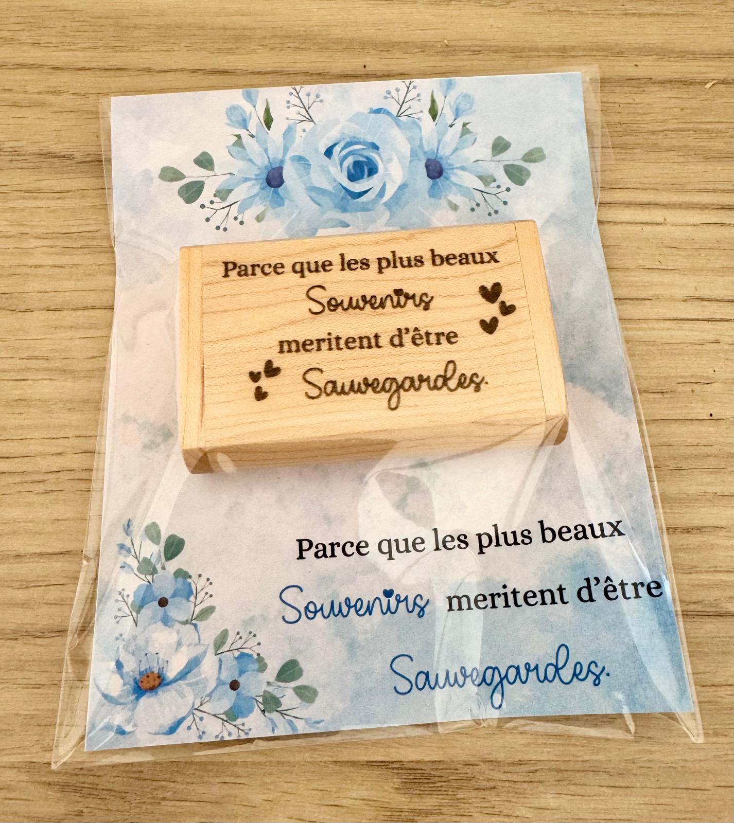 💾 Clé USB 8Go – Avec ou sans boîte souvenir gravée 🌸