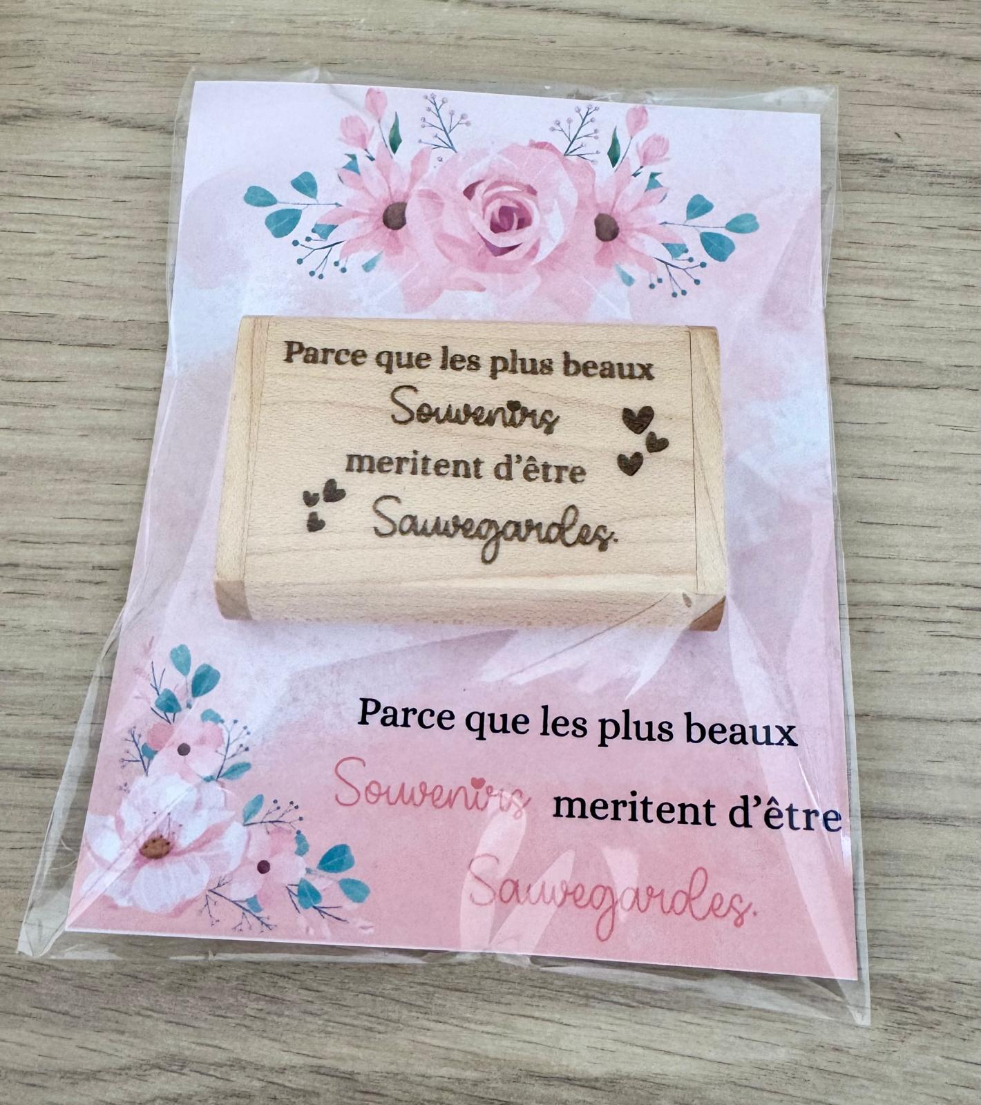 💾 Clé USB 8Go – Avec ou sans boîte souvenir gravée 🌸