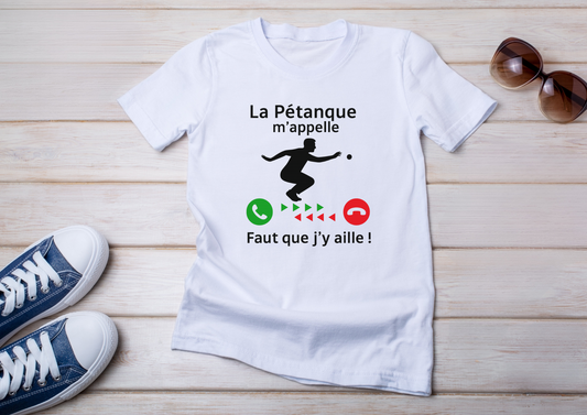 The call of pétanque is too strong to resist!