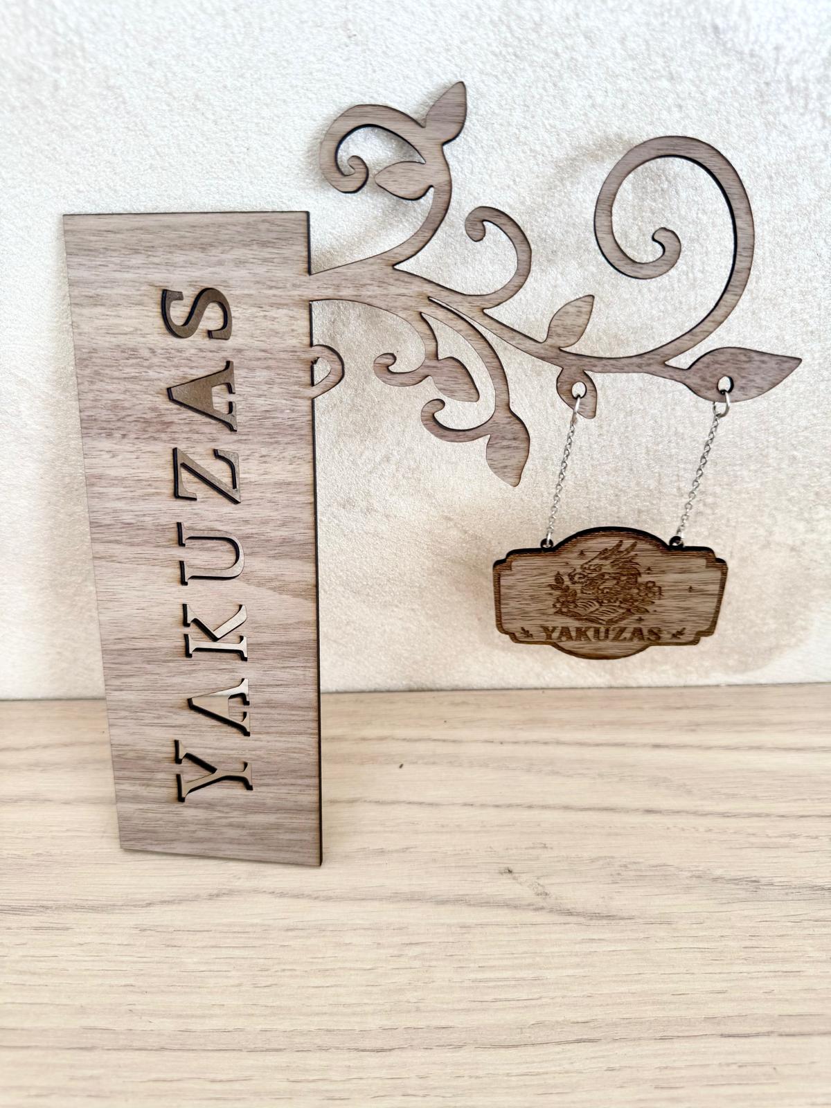 Séparateur de livres en bois gravé