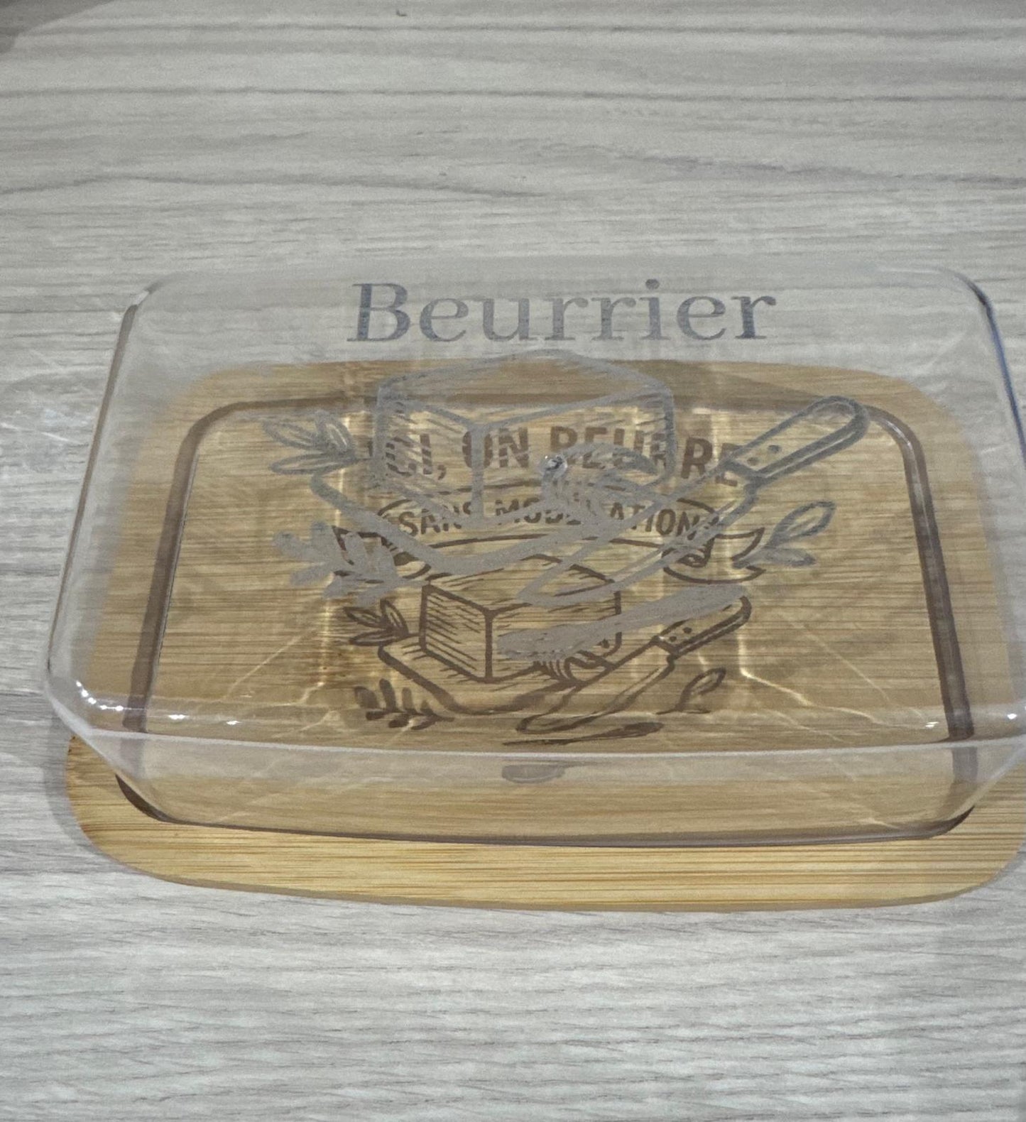 đ§ Beurrier en Bambou & Couvercle Transparent GravĂ©