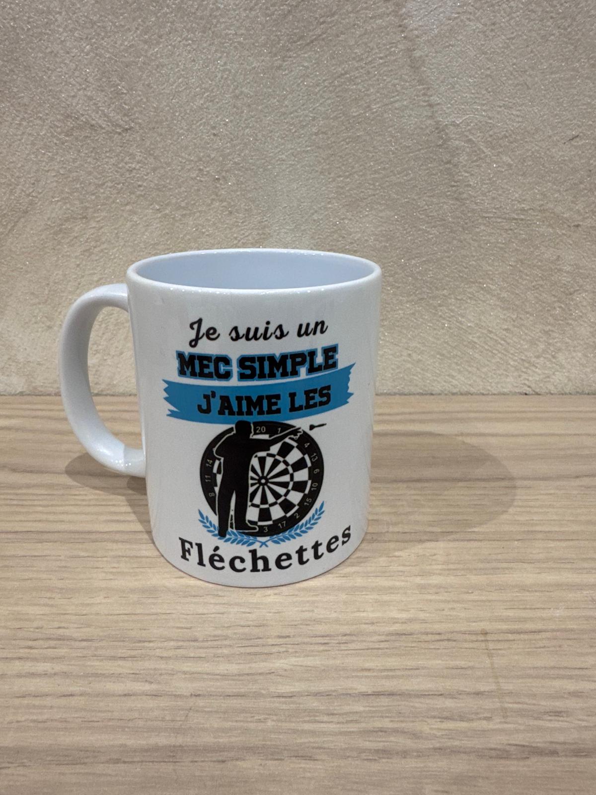 ☕ Mug « Je suis un mec simple, j’aime les fléchettes »