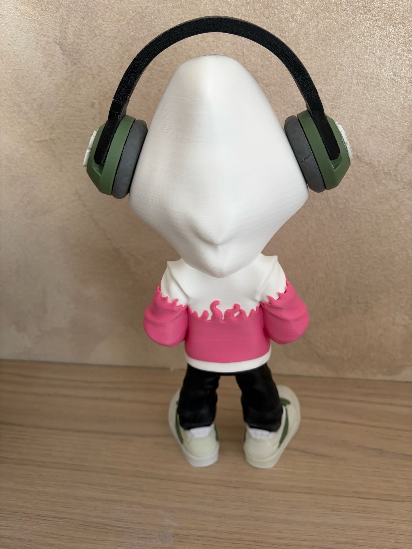 Spider Gwen Streetwear Figurine – Urban & Geek Style 🎧🩷