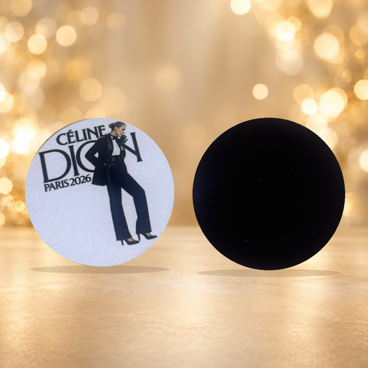 Aimant souple Céline Dion 6,5 cm sur fond doré, recto et verso complets