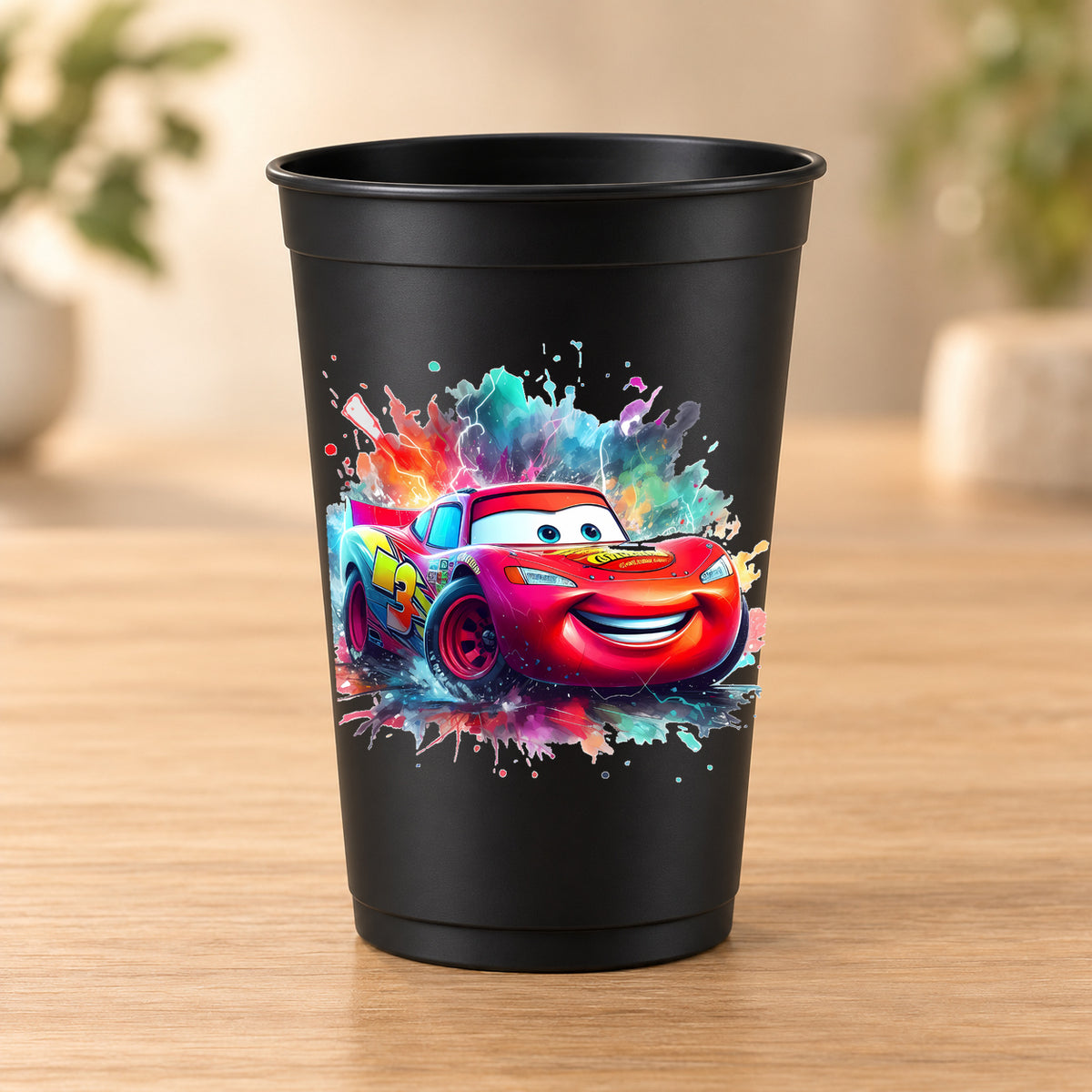 Gobelet noir Cars - Flash McQueen éclairs et fond multicolore
