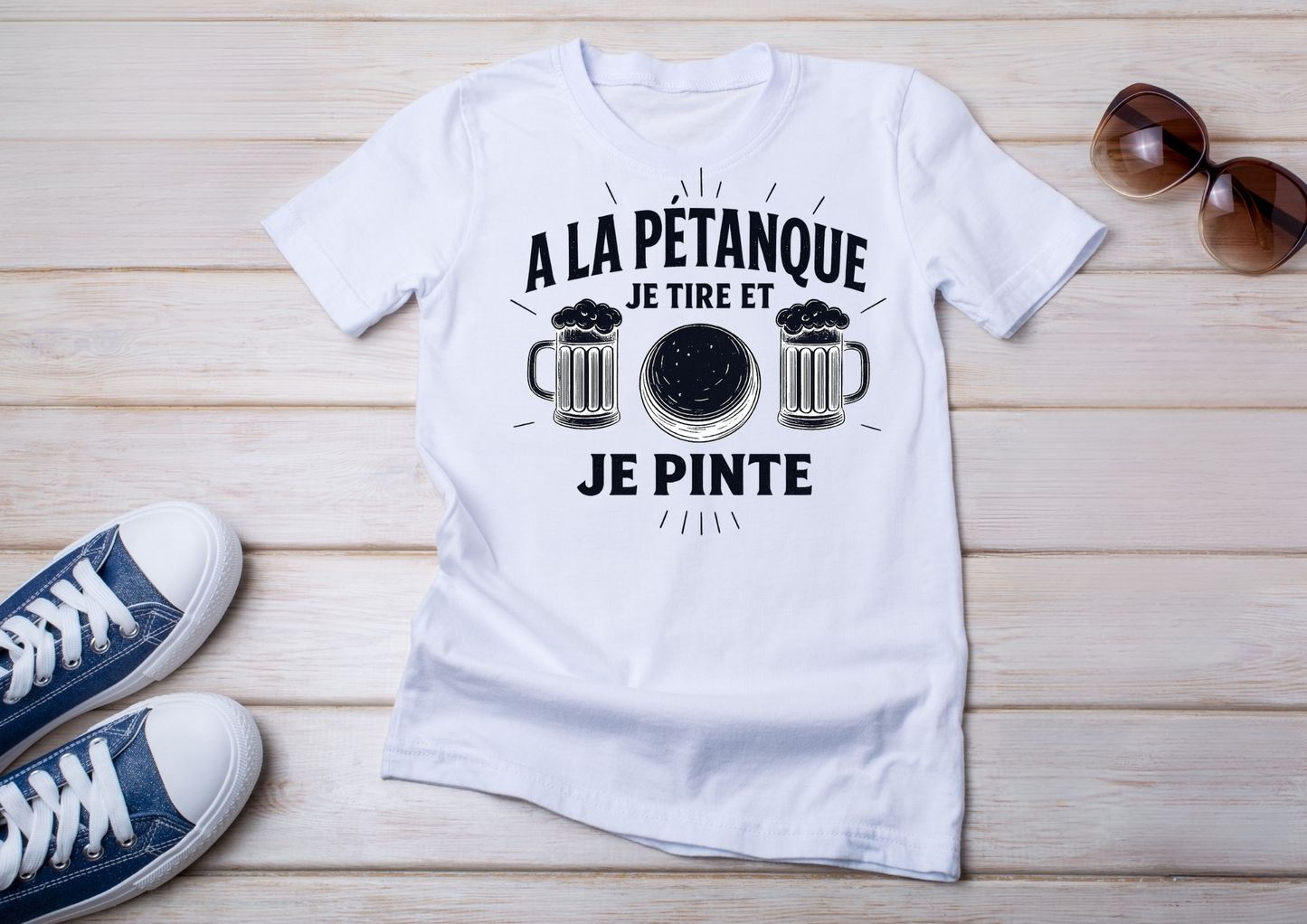 T-shirt humoristique "À la pétanque je tire et je pinte