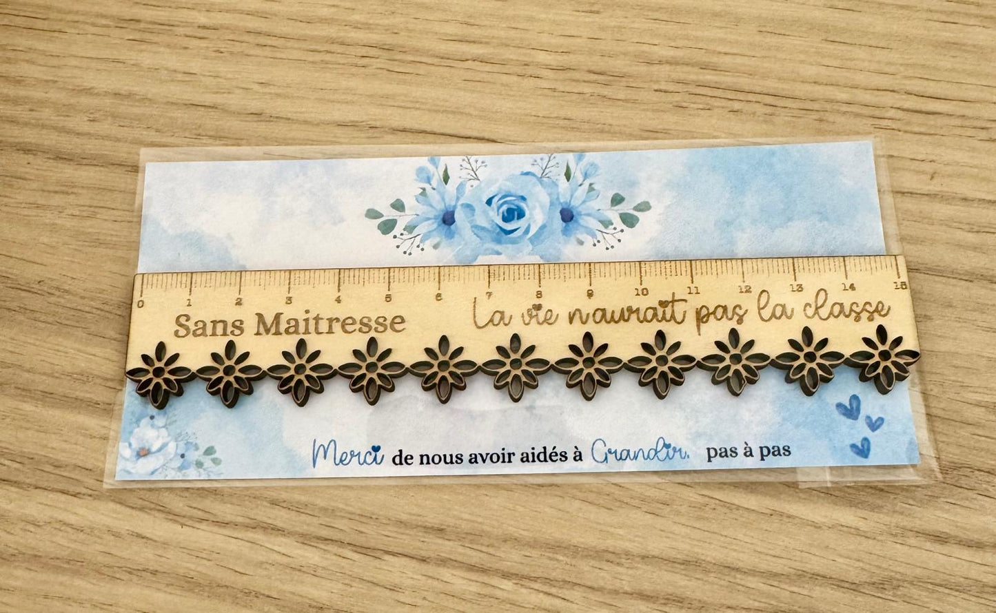 🪵 Règle en bois personnalisée – Cadeau pour Maîtresse