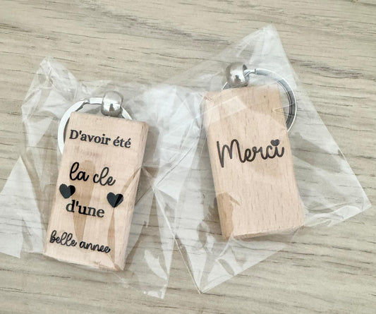 🔑 Porte-clés en bois gravé – "Merci / La clé d'une belle année"
