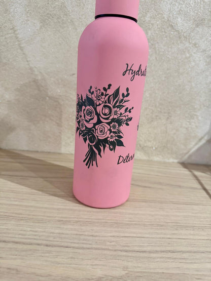 🌸 Gourde Rose Motifs Floraux & Papillons – Inspiration & Hydratation 🌸