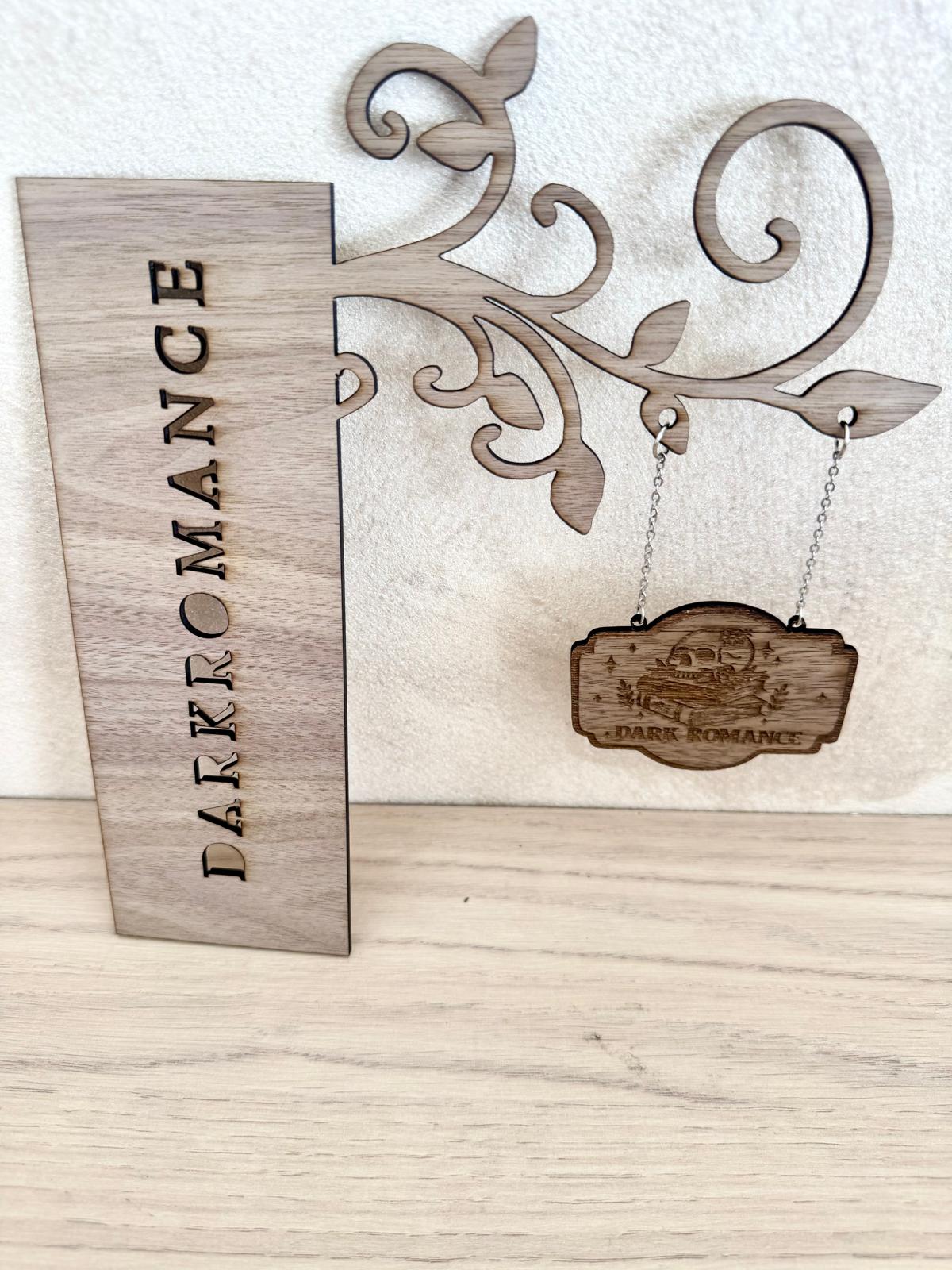 Séparateur de livres en bois gravé