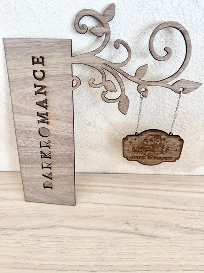 Séparateur de livres en bois gravé