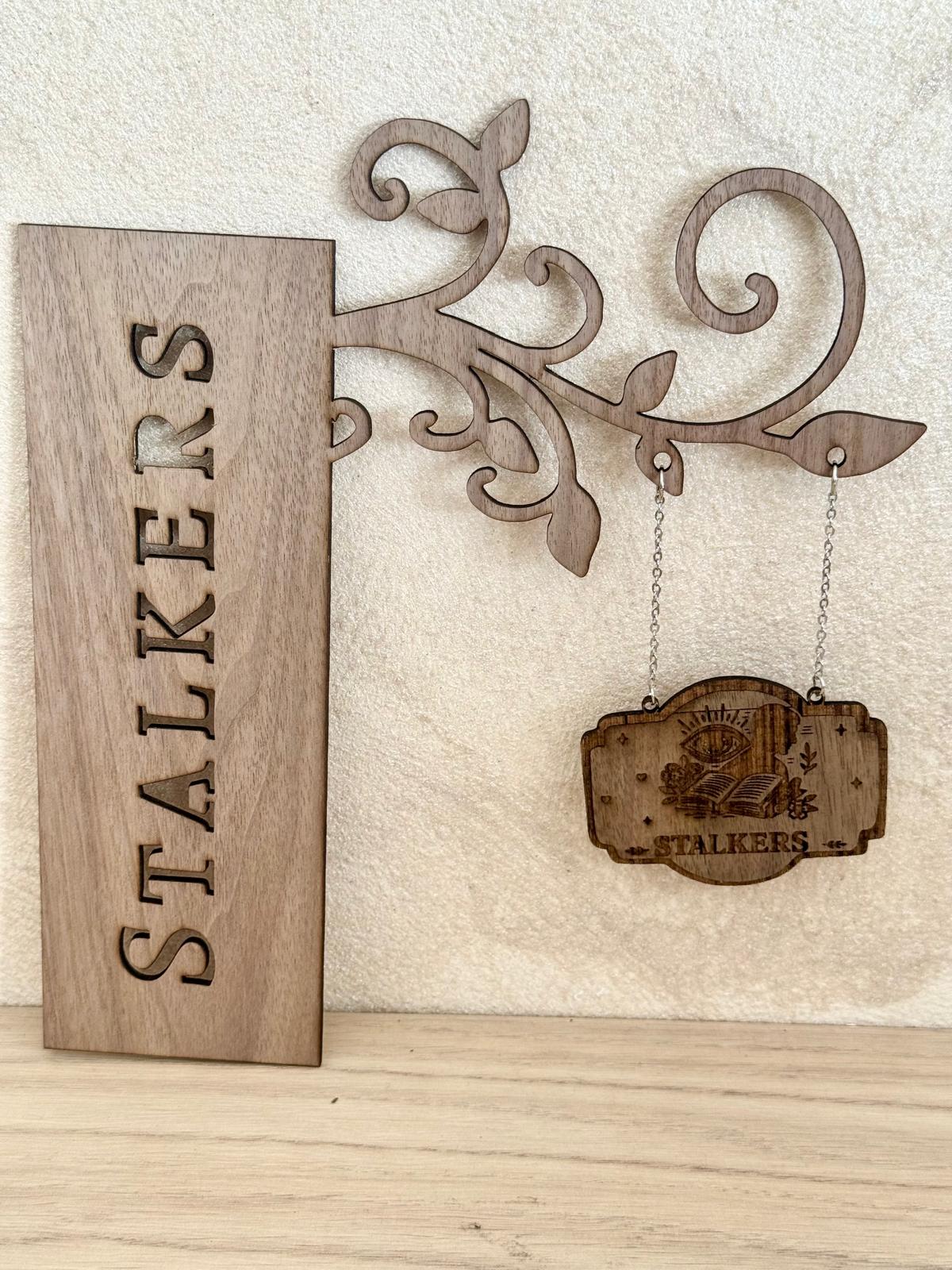 Séparateur de livres en bois gravé