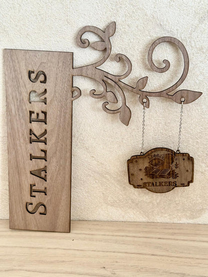 Séparateur de livres en bois gravé