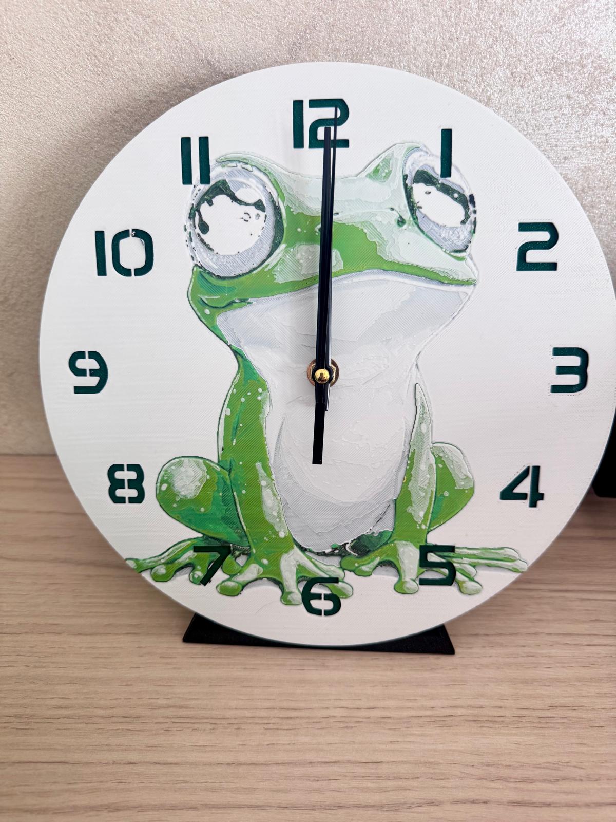 🕒 Horloge Murale Grenouille – Impression 3D PLA (245 mm)