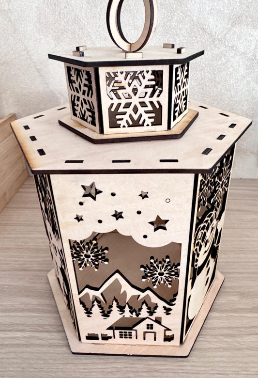 🕯️ Lanterne de Noël en Bois Découpé – Modèle Unique 6 Faces
