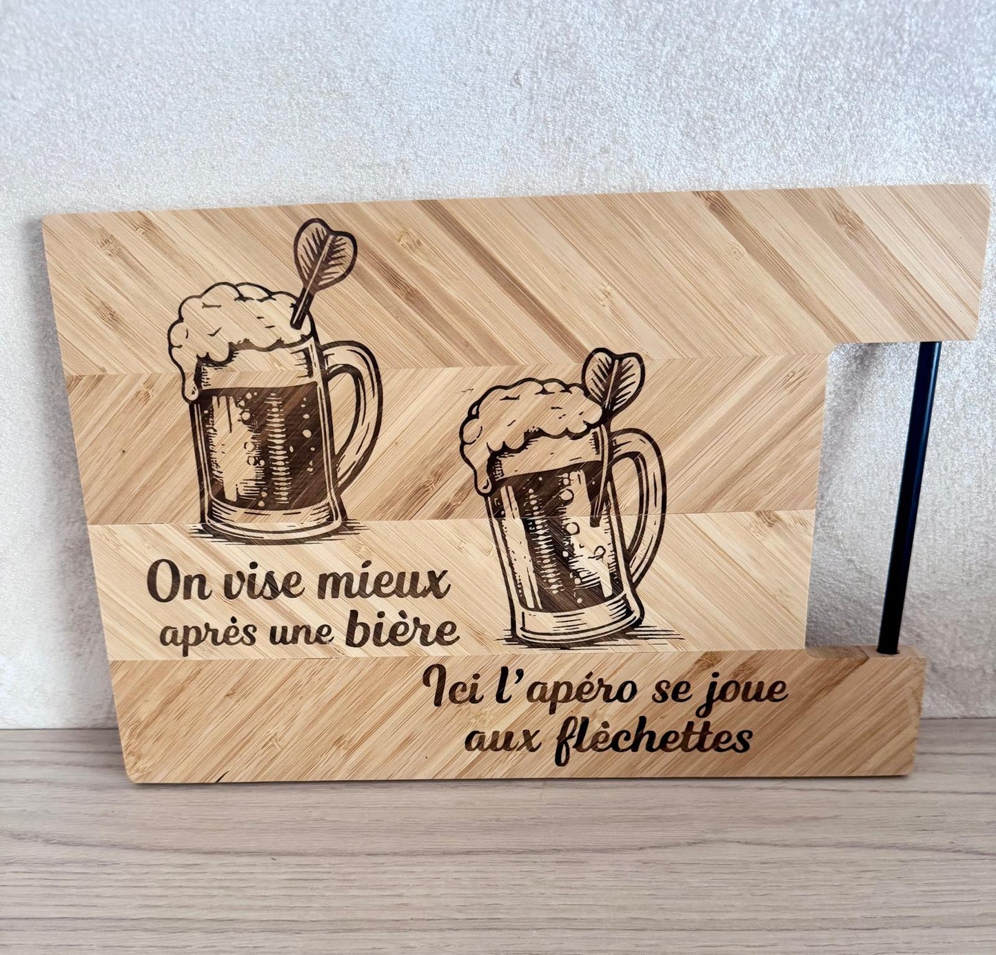 Planche à découper en bois – Apéro & Fléchettes