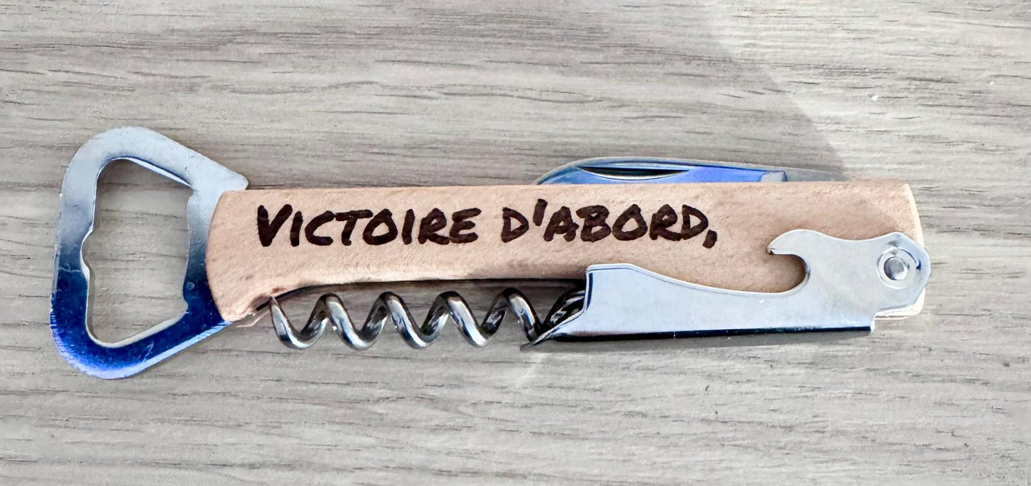 Tire-bouchon sommelier en bois personnalisé – Thème apéro & fléchettes