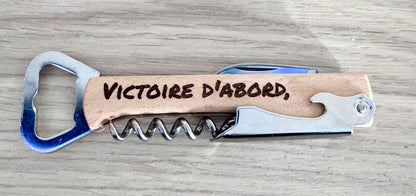 Tire-bouchon sommelier en bois personnalisé – Thème apéro & fléchettes