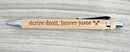✒️ Stylo en bambou gravé – Thème Fléchettes
