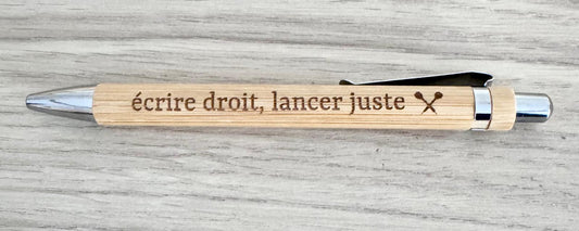 ✒️ Stylo en bambou gravé – Thème Fléchettes