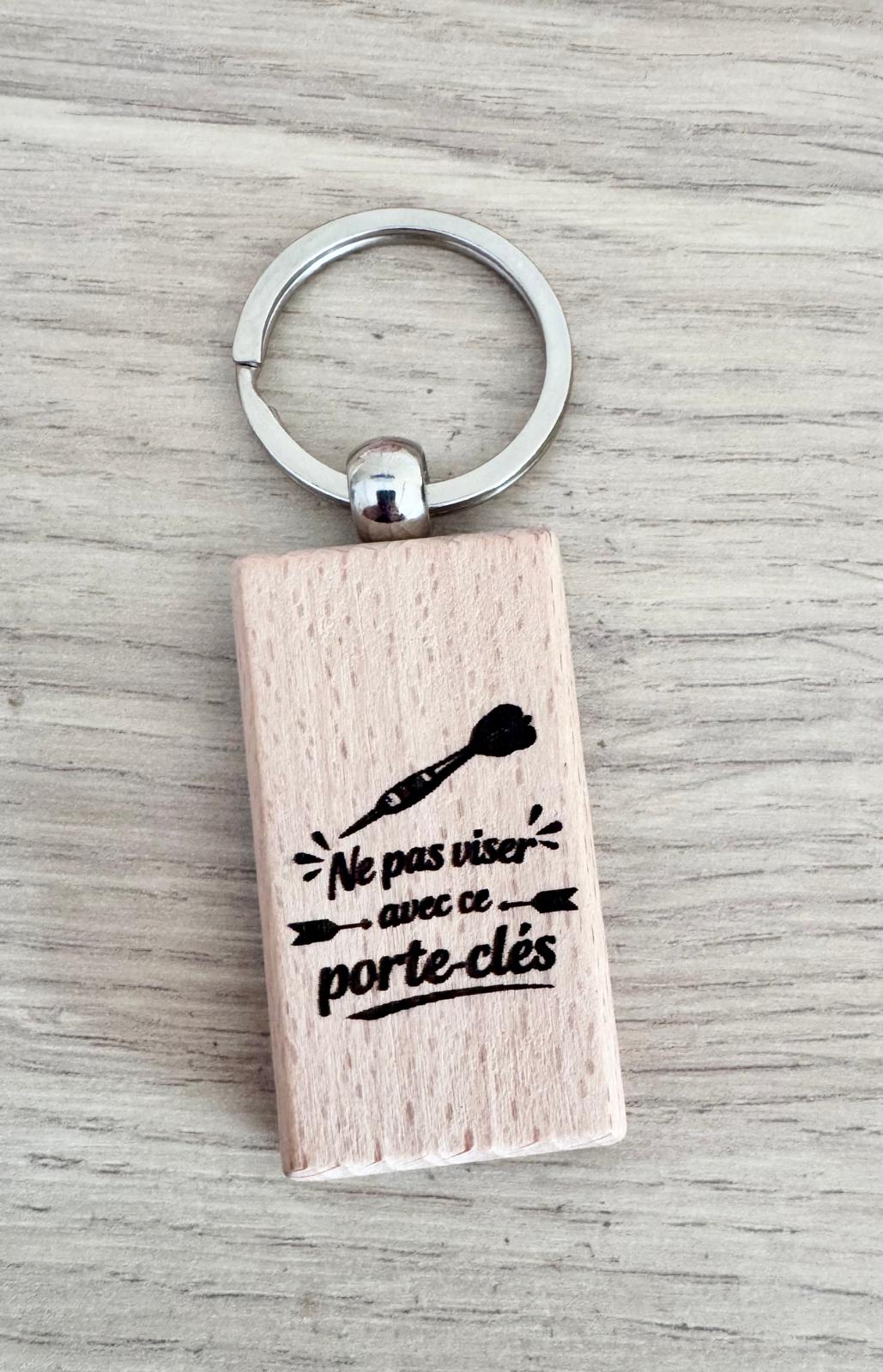 🎯 Porte-clés en bois gravé – Thème fléchettes