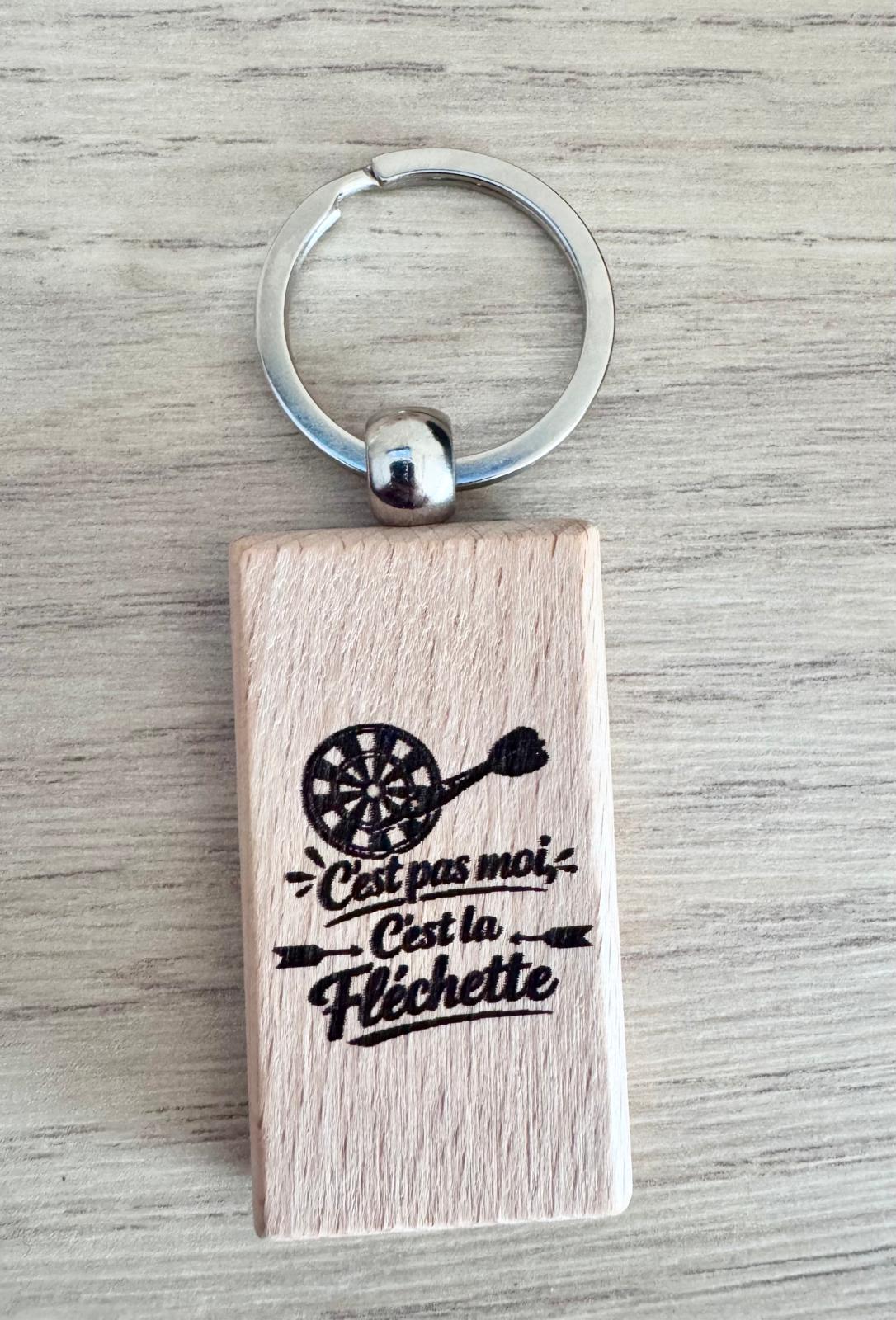🎯 Porte-clés en bois gravé – Thème fléchettes