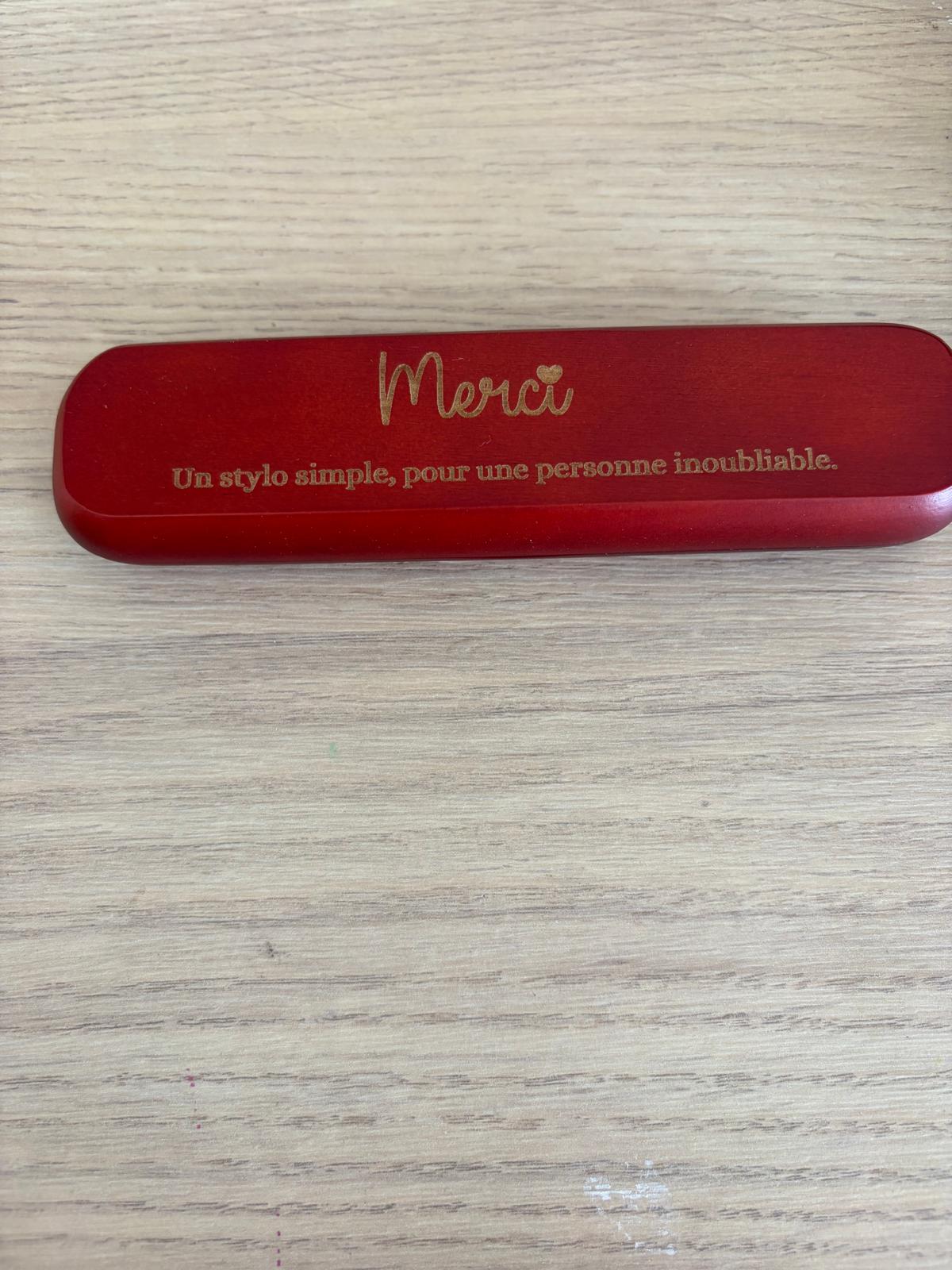 Coffret stylo en bois gravé « Merci, écrit du fond du cœur »