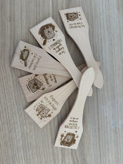 Lot de spatules à raclette en bois gravées – Collection gourmande