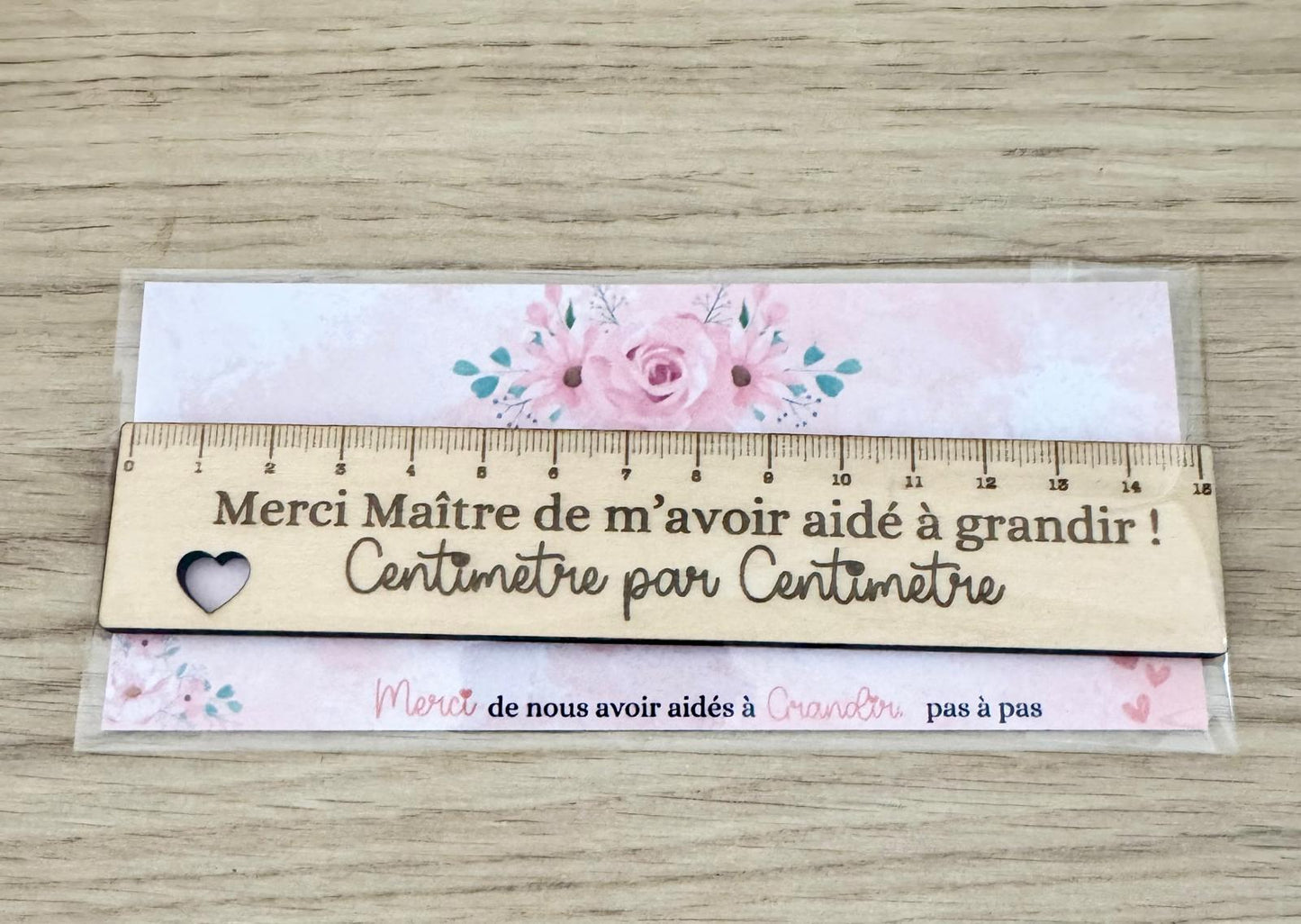 🪵 Règle en bois personnalisée – Cadeau pour Maîtresse