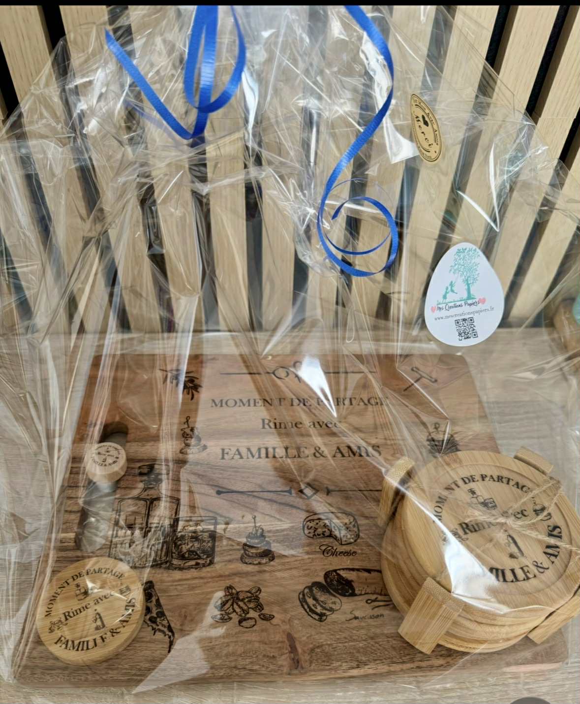 ✨ Coffret Cadeau – Planche Apéritive Gravée + Sous-verres & Tire-bouchon