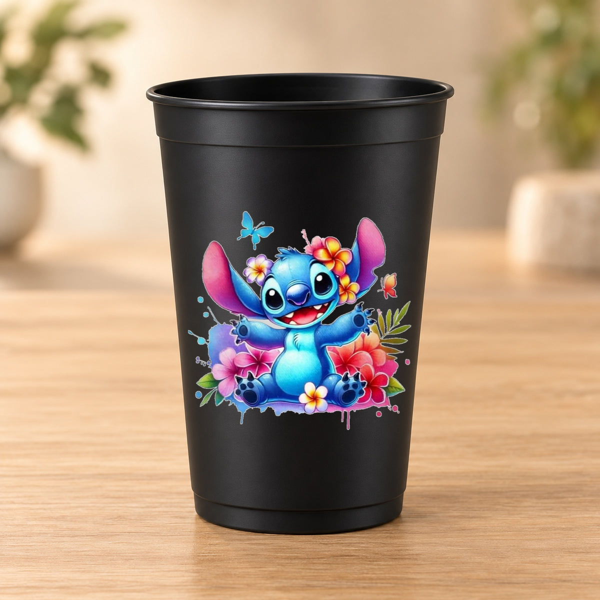 Gobelet noir Love & Fun centré - Stitch fleuri arc-en-ciel